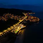 Onyx - Free Access & Parking 4*