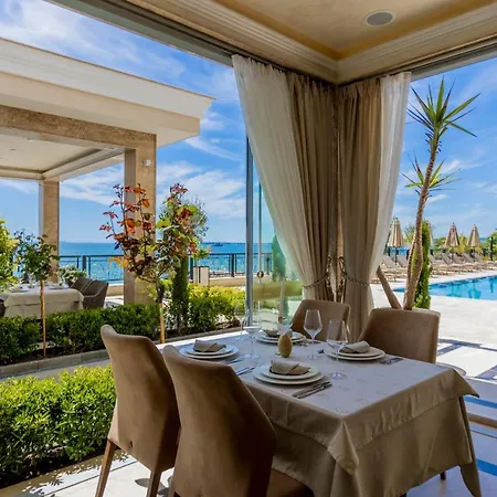 Onyx - Free Parking & Access 4*
