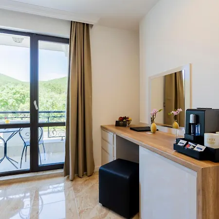 Onyx - Free Parking & Access Hotel 4*