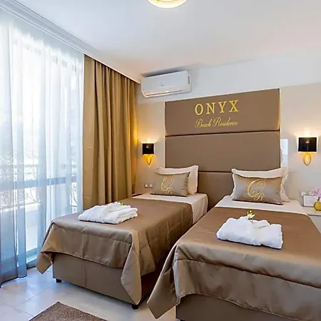 Onyx - Free Access & Parking