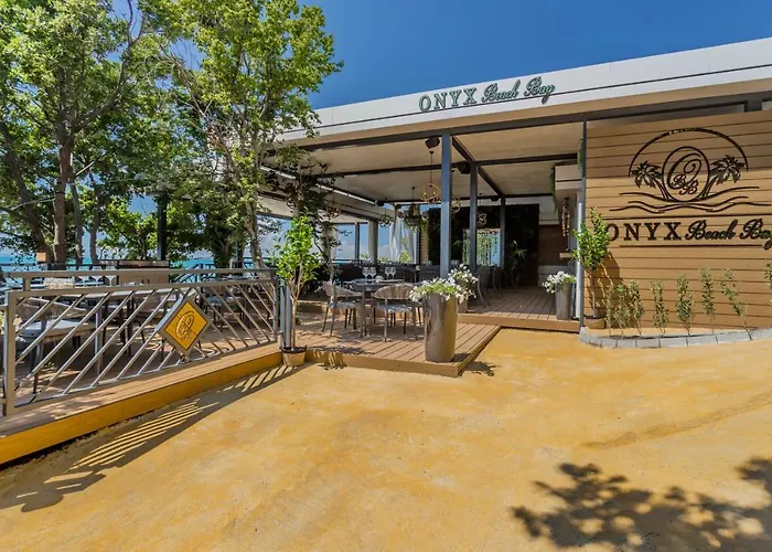 Onyx - Free Access & Parking